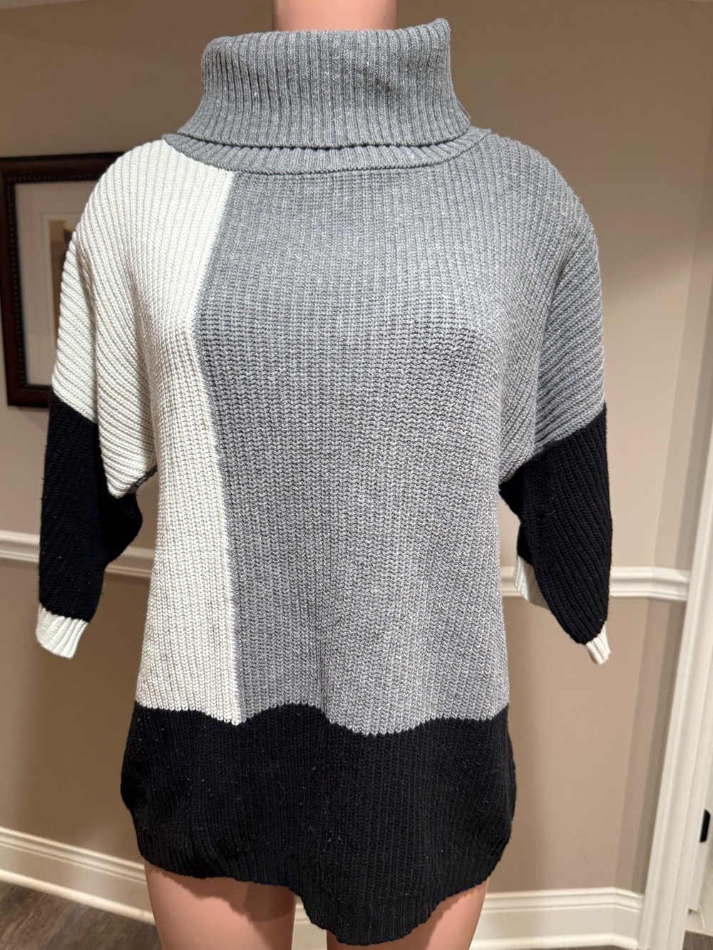 NorthStyle Three-Tone Ribbed Turtleneck Sweater - Gray, White & Black